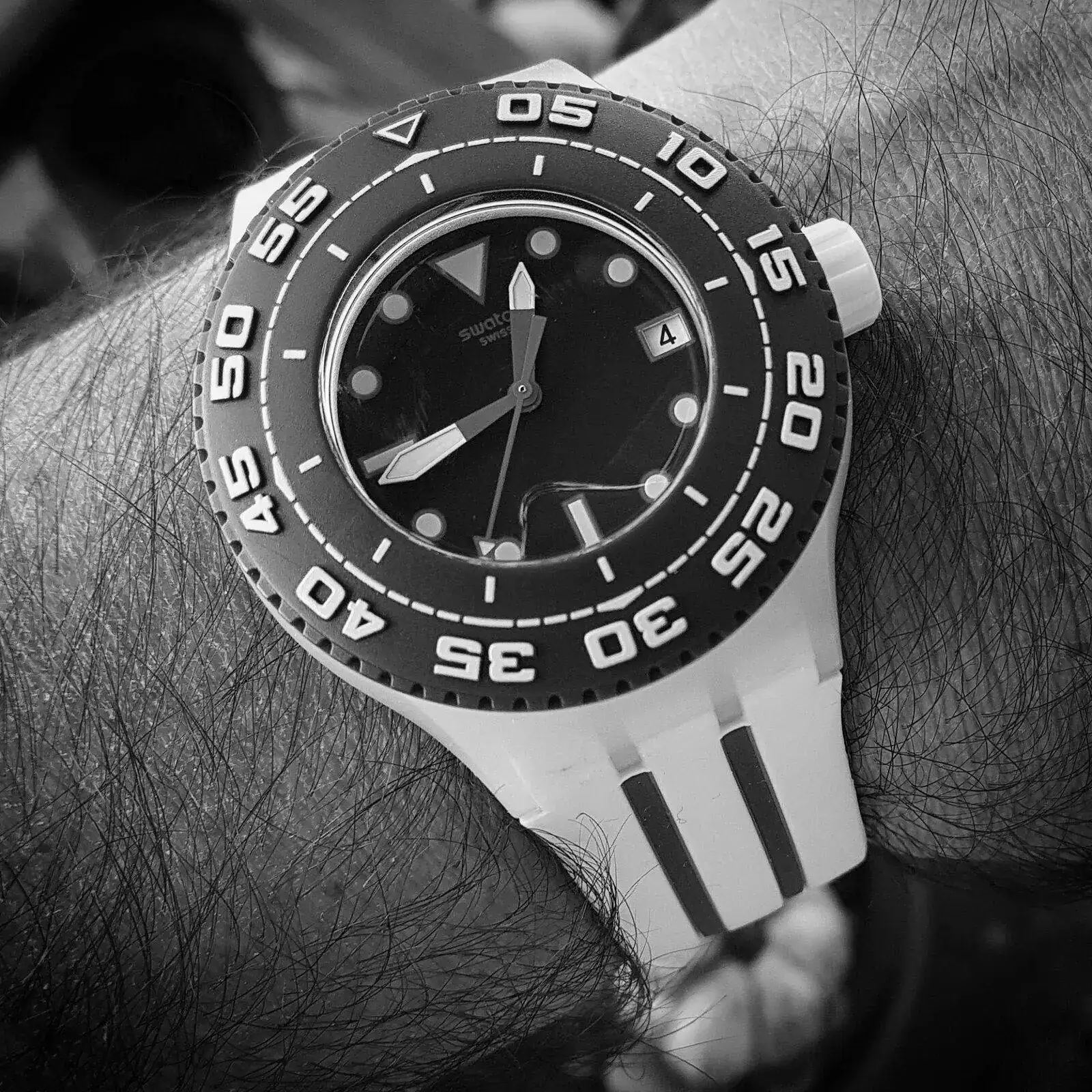Swatch Playero (B&W).webp