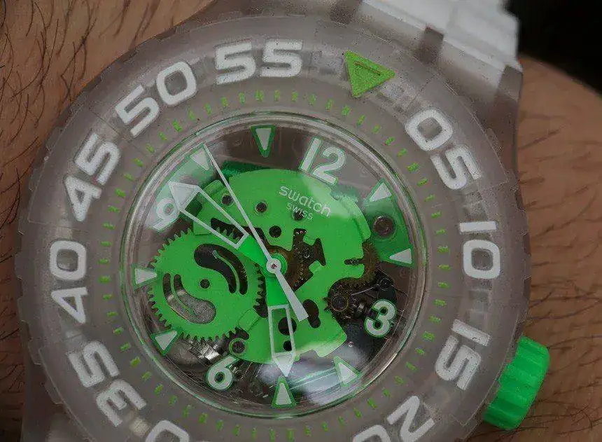 swatch-scuba-libre-chlorofish-14.webp