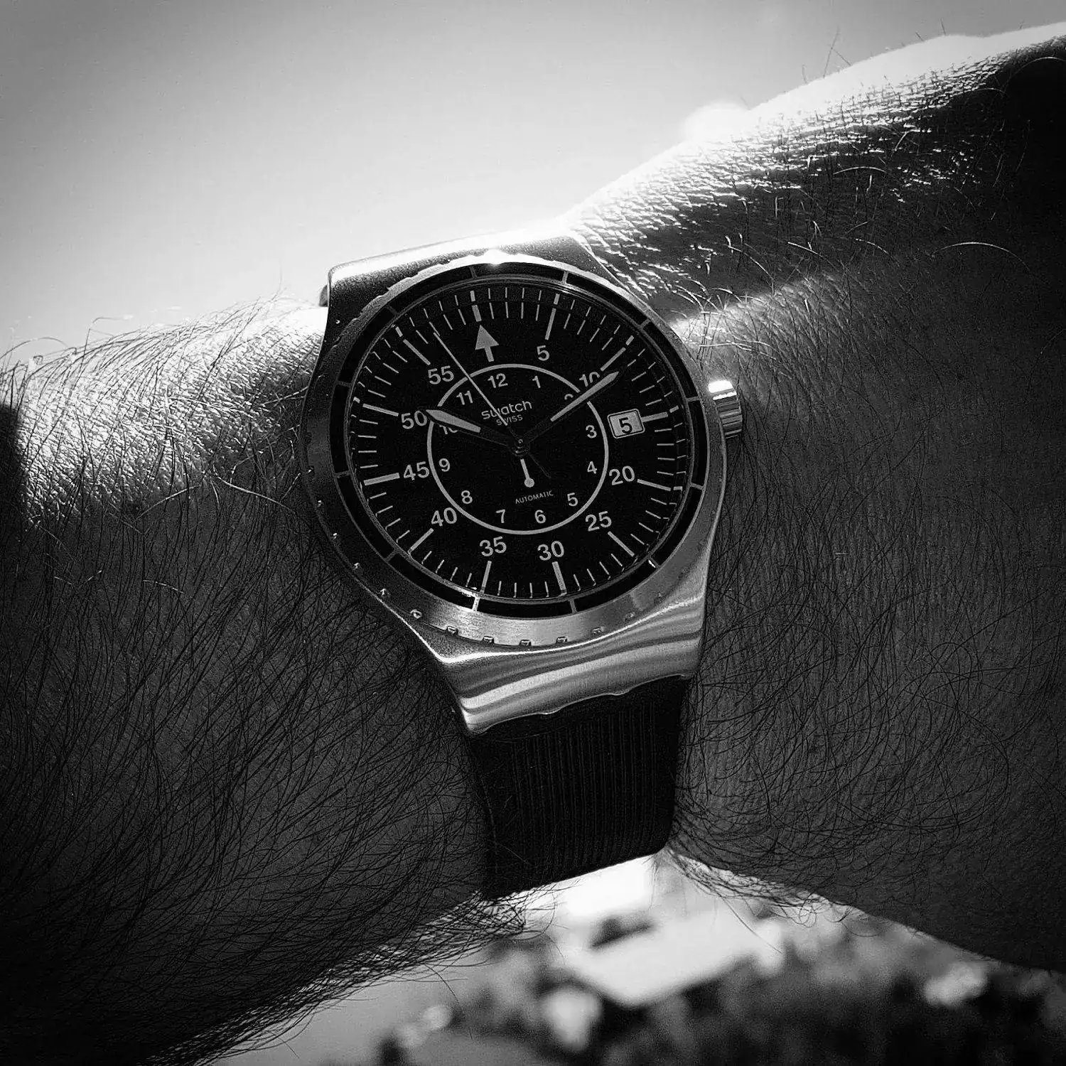 Swatch Sistem51 Irony Sistem Arrow (YIS403) (B&W)(1).webp