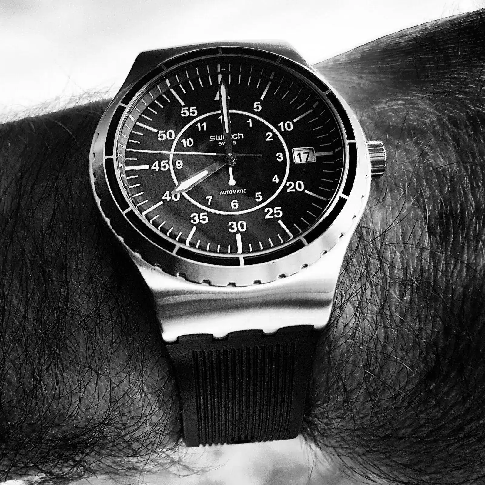 Swatch Sistem51 Irony Sistem Arrow (YIS403) (B&W) (2).webp