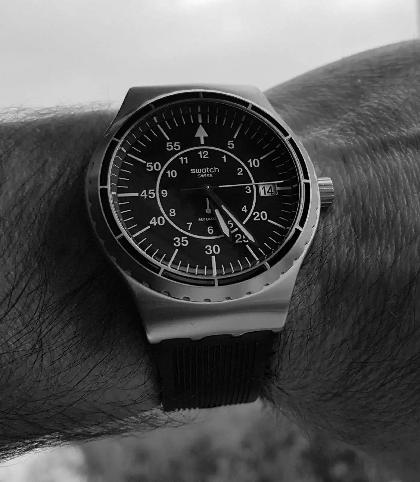 Swatch Sistem51 Irony Sistem Arrow (YIS403)(ByN).webp