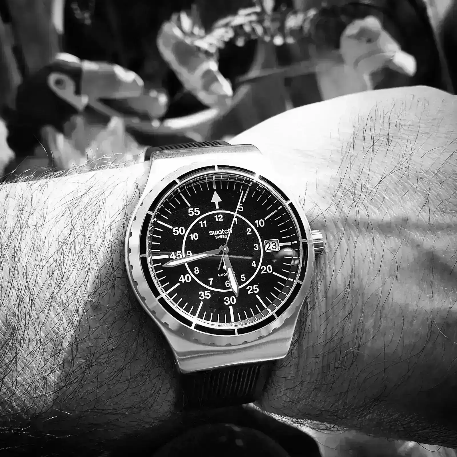 Swatch Sistem51 Irony Sistem Arrow (YIS403) (ByW).webp