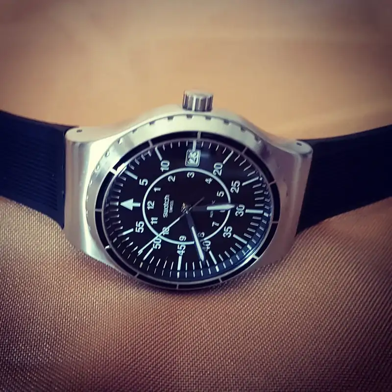 Swatch_Sistem51_Irony_Sistem_Arrow_(YIS403)__(2).webp