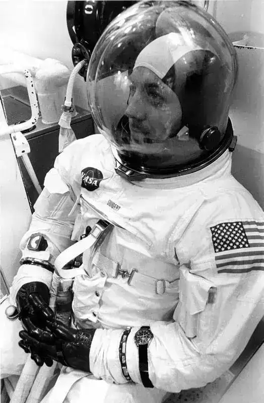 swigert_suited4_launch.webp