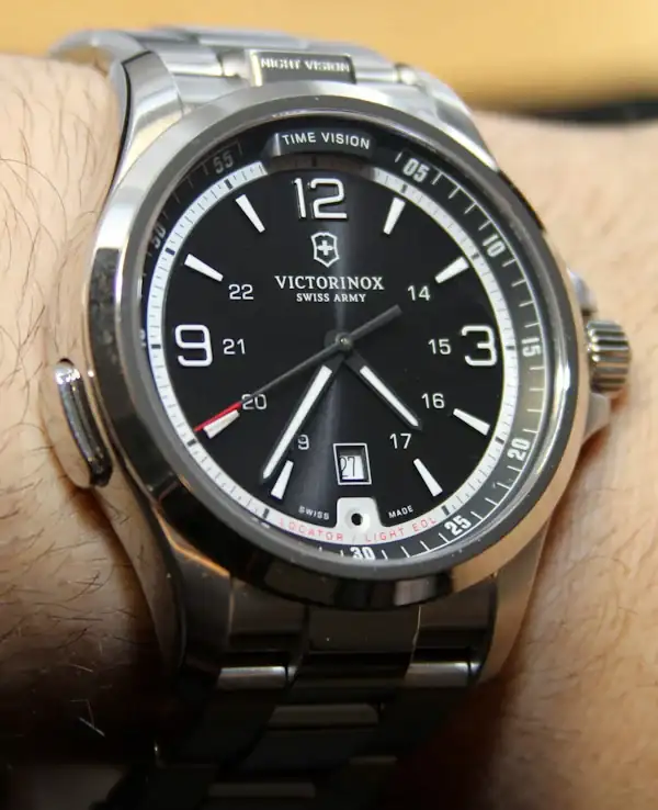 Swiss-Army-Night-Vision-watch-2.webp