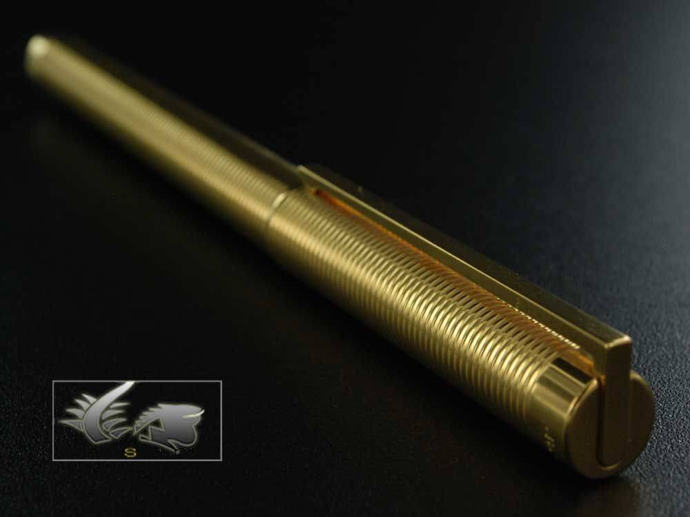 t-Classique-Gold-Plated-Fountain-Pen-41130-41030-1.jpg