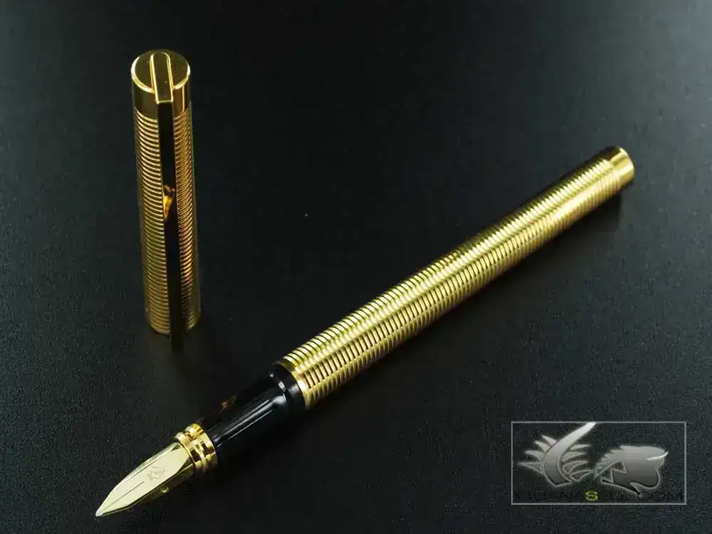 t-Classique-Gold-Plated-Fountain-Pen-41130-41030-4.webp