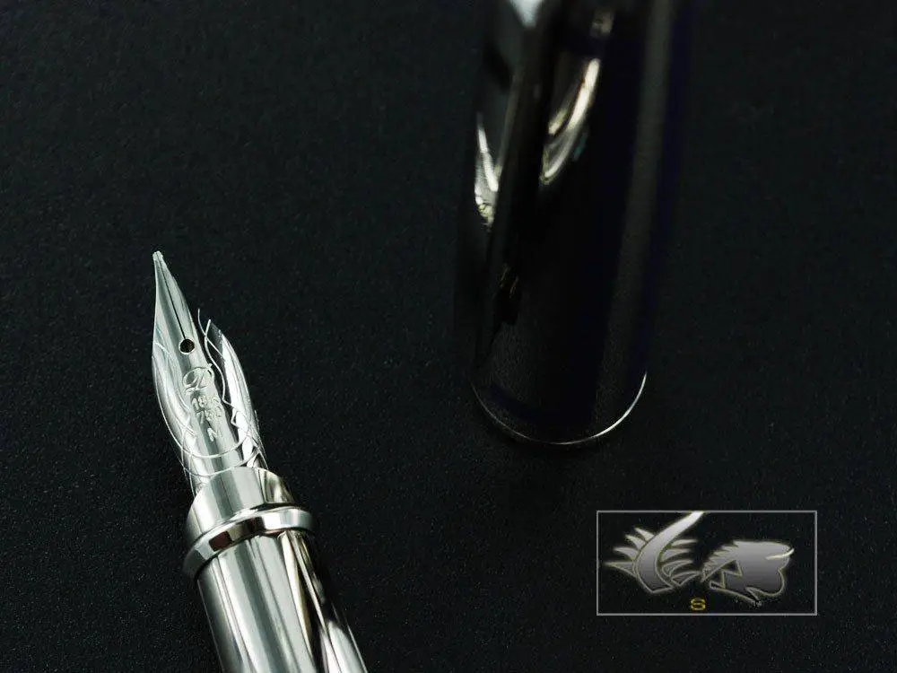T-Fountain-Pen-Chinese-Lacquer-&-Platinum-480645-8.jpg