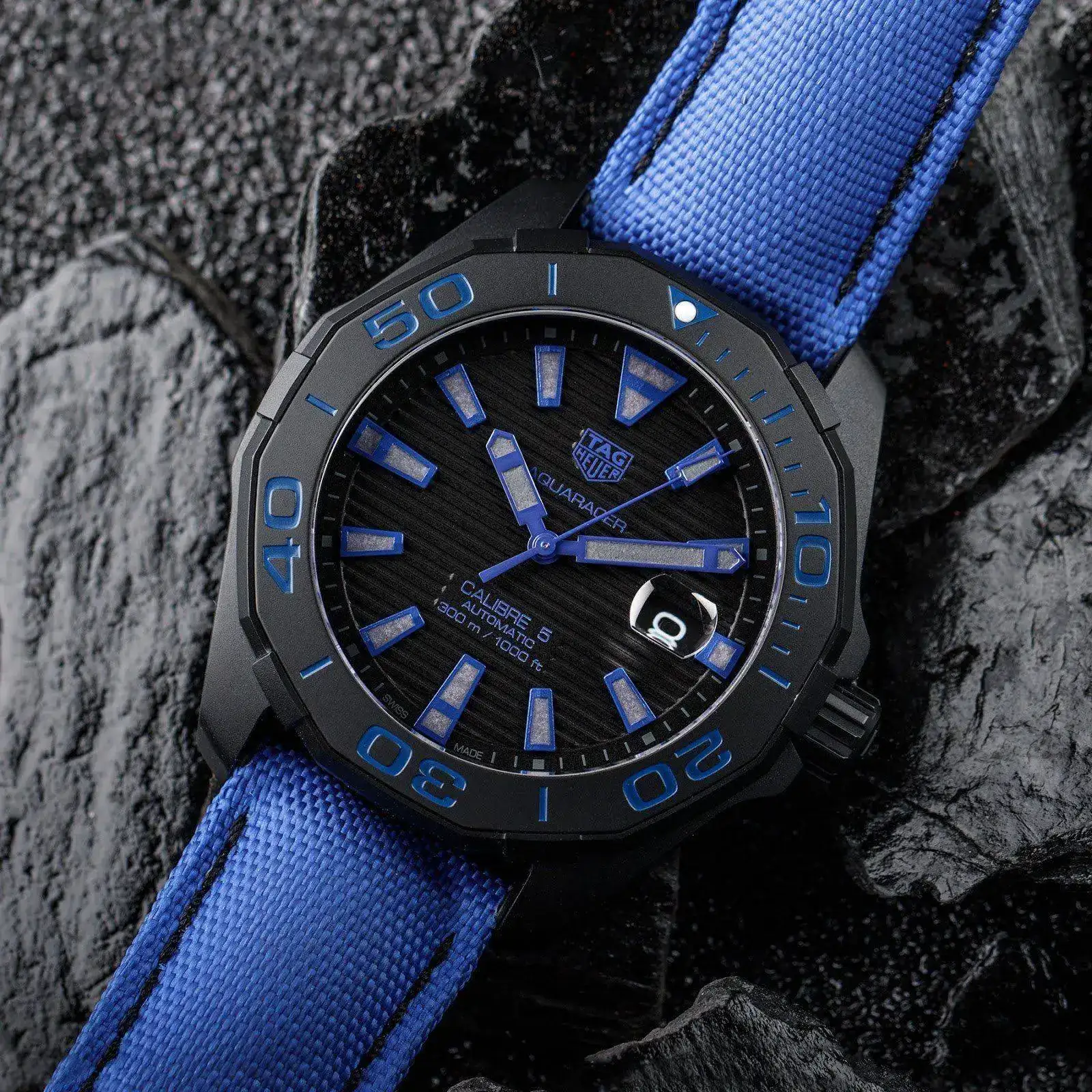 TAG%2BHeuer%2BAQUARACER%2BBlack%2BTITANIUM%2B01.webp