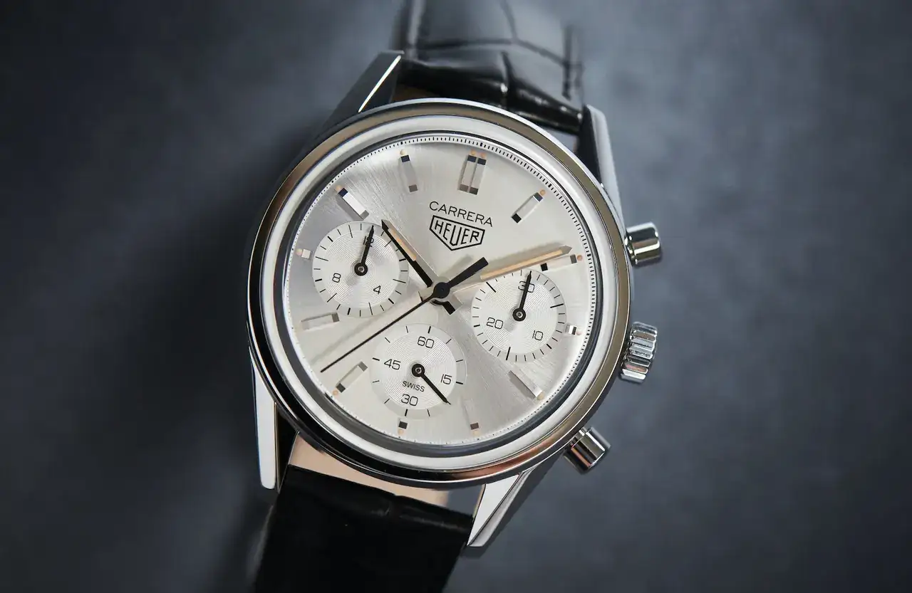 TAG-Carrera-XCBK221B-5937.webp