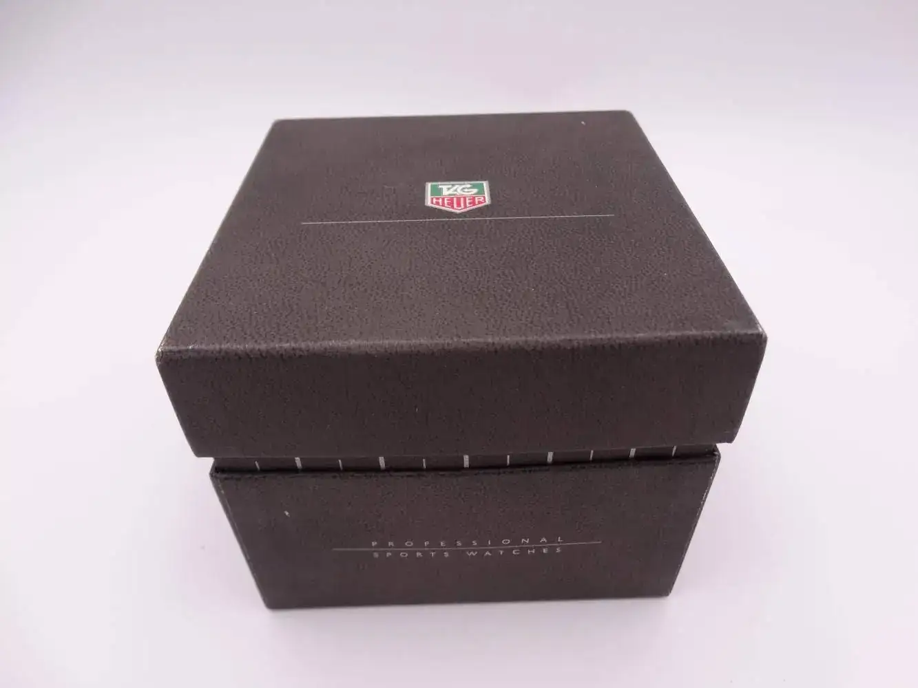 tag heuer aquaracer 300m chronograph caf2110 4525.webp