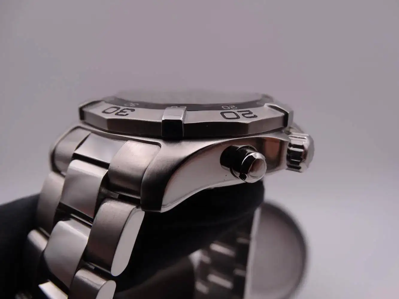 tag heuer aquaracer 300m chronograph caf2110 4543.webp
