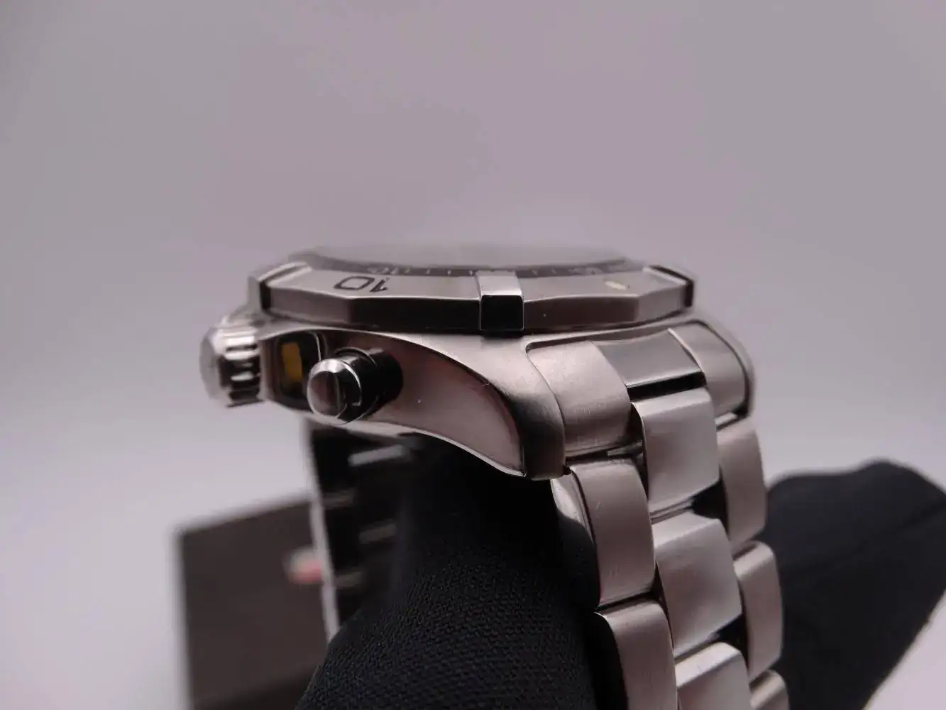tag heuer aquaracer 300m chronograph caf2110 4544.webp
