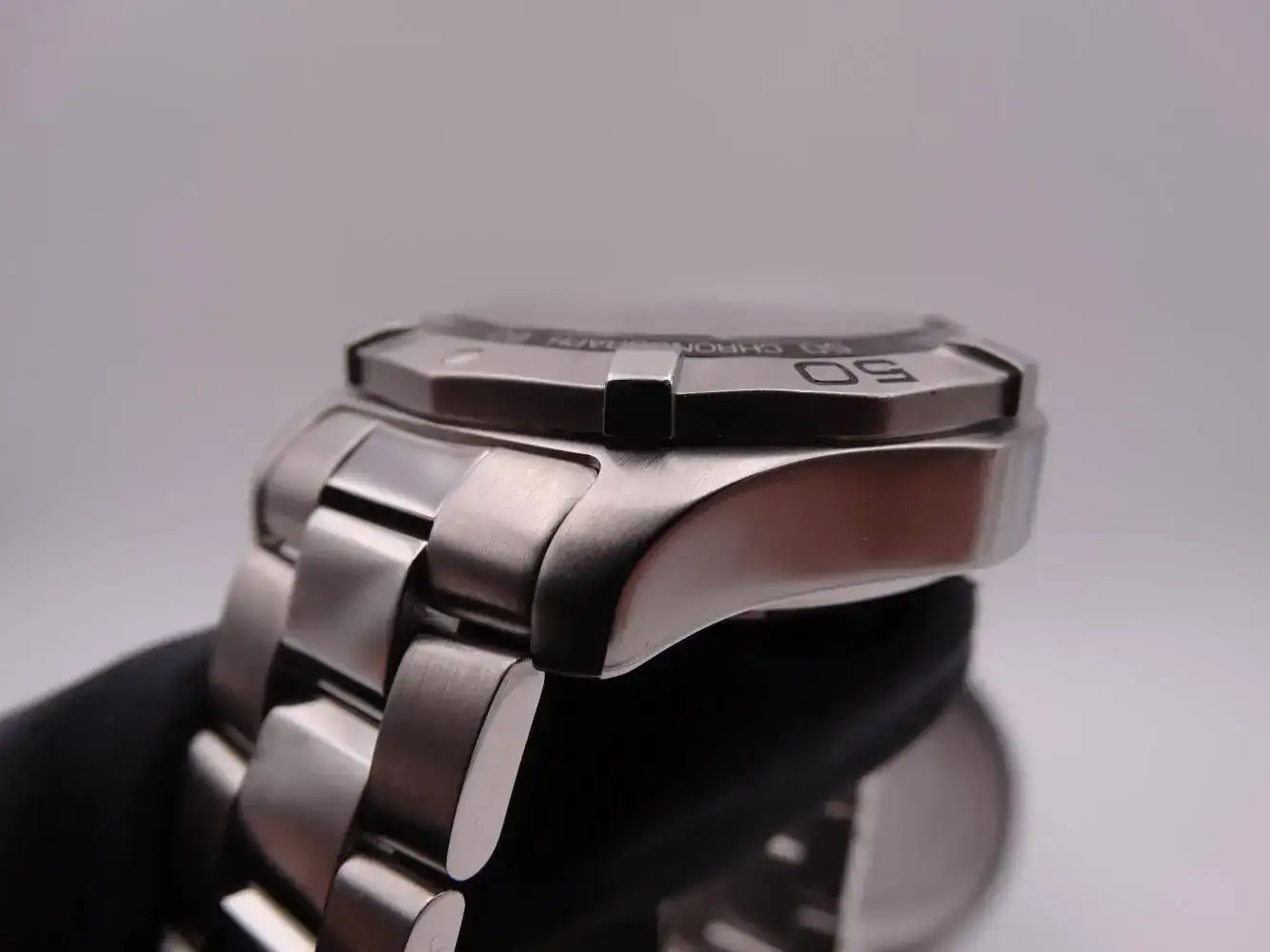 tag heuer aquaracer 300m chronograph caf2110 4545.webp