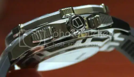 Tag-Heuer-Aquaracer-500-Chronograph-4.webp
