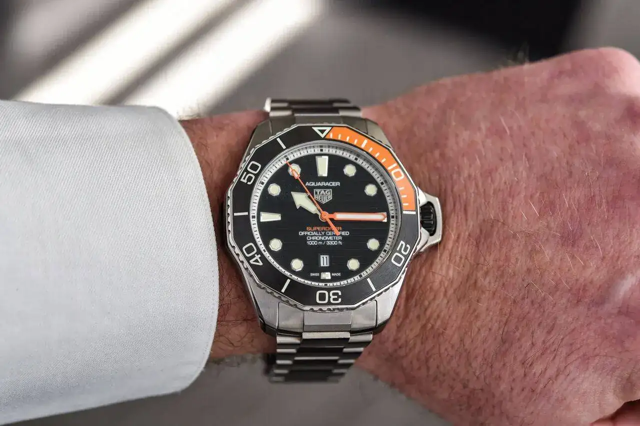 TAG-Heuer-Aquaracer-Professional-1000-Superdiver-2022-Watches-and-Wonders-WBP5A8A.BF0619-hand...webp