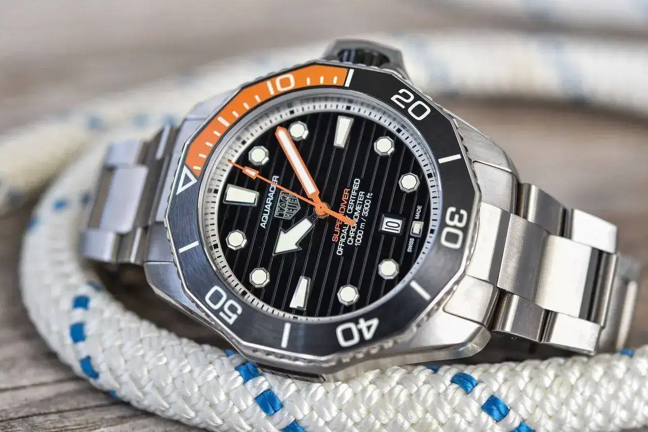 TAG-Heuer-Aquaracer-Professional-1000-Superdiver-2022-Watches-and-Wonders-WBP5A8A.BF0619-hand...webp