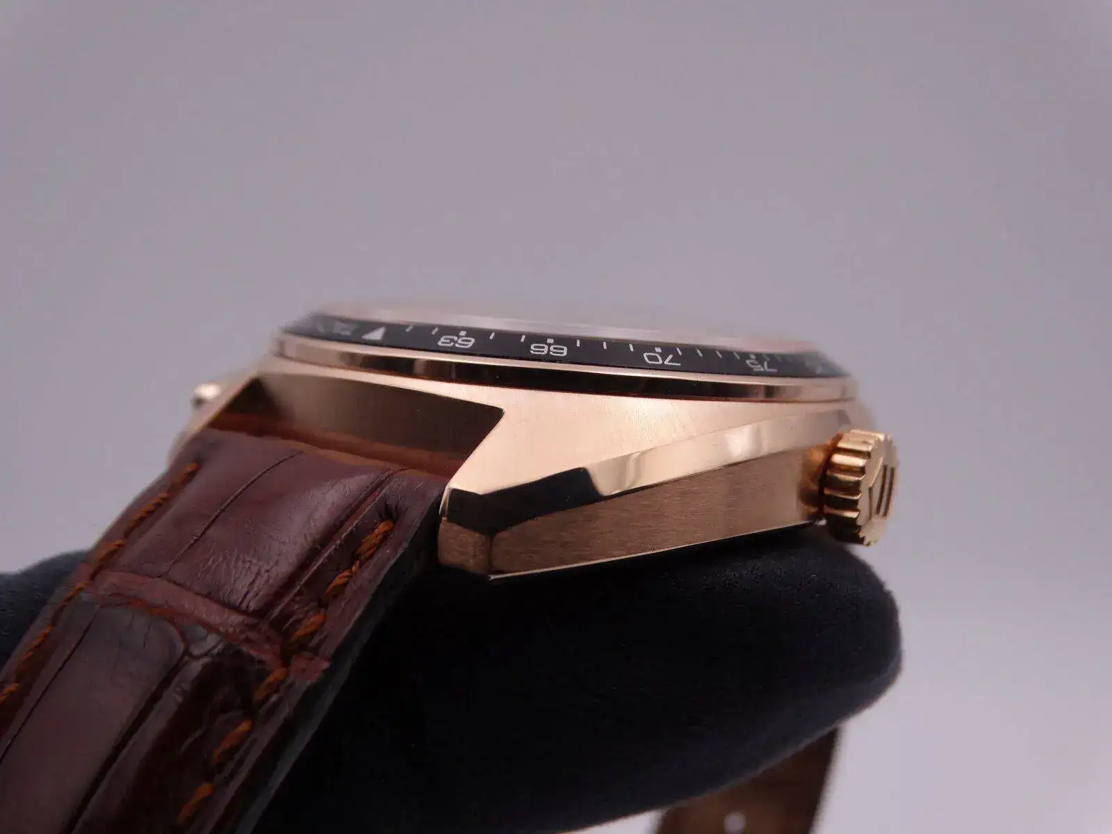 Tag Heuer Autavia Chronograph Limited Edition Gold 09472.webp