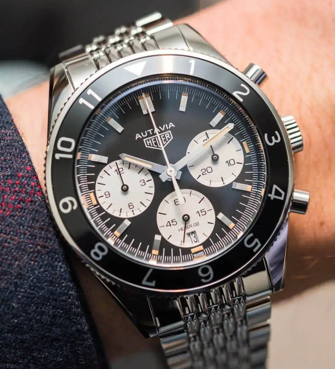 TAG-Heuer-Autavia-Heuer-02-2017-aBlogtoWatch-2.webp