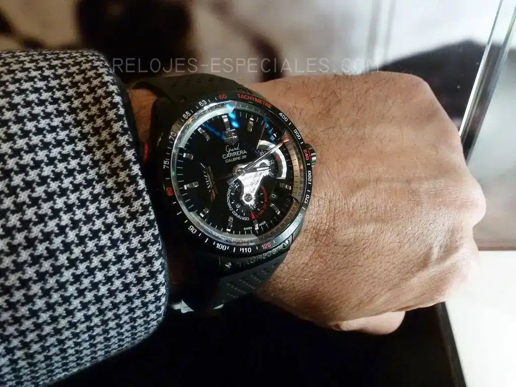 tag-heuer-calliper.webp