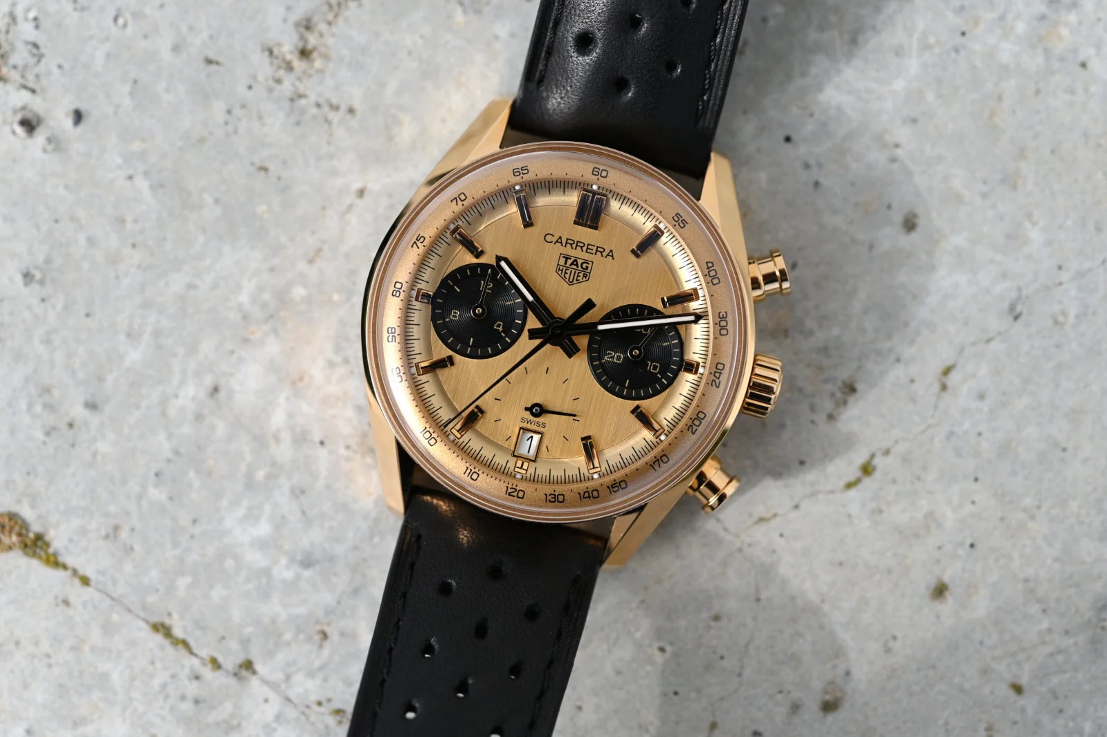 TAG-Heuer-Carrera-Chronograph-Glassbox-Gold-Featured.webp