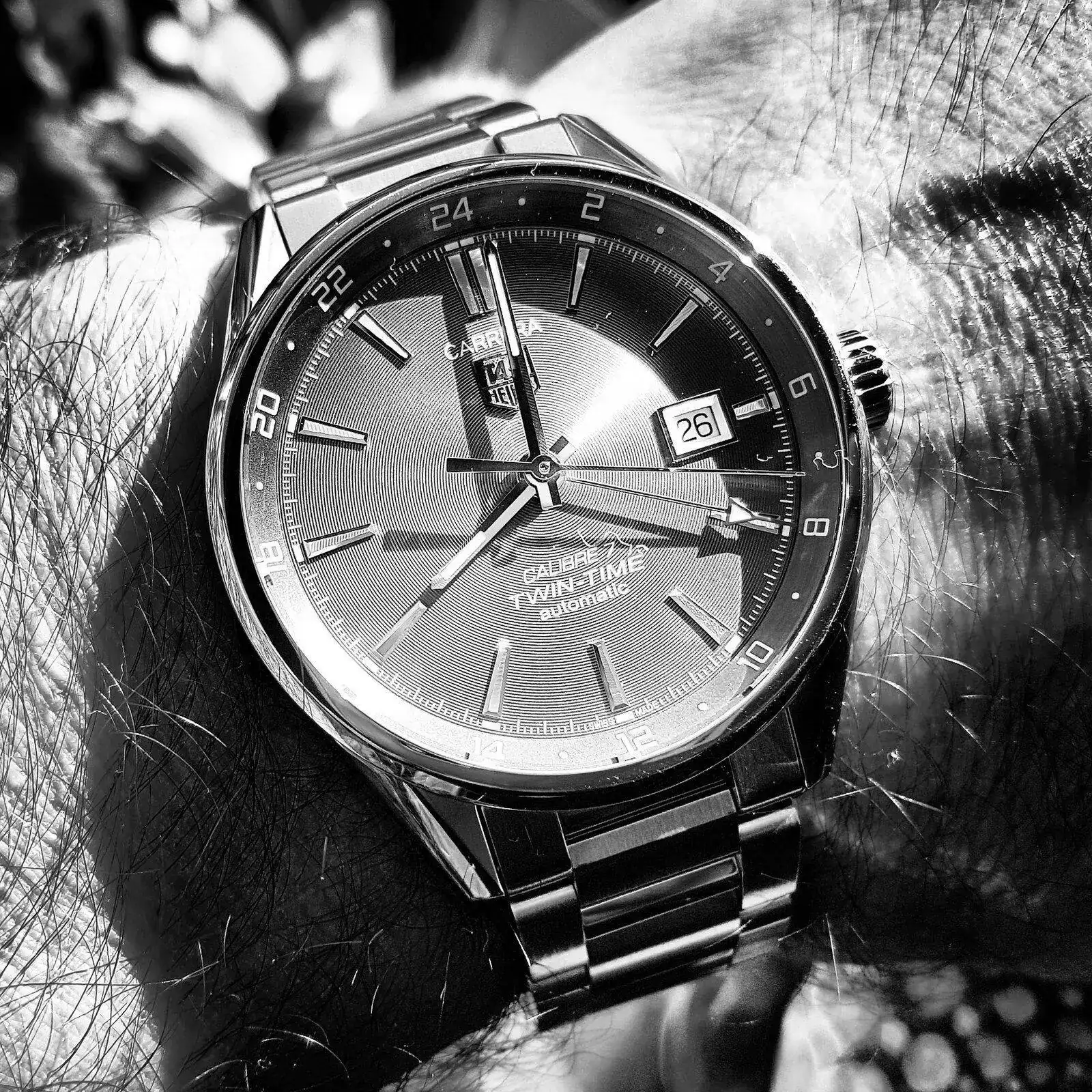 Tag Heuer Carrera Twin Time 41mm Caliber 7 WAR2012620 (ByN).webp