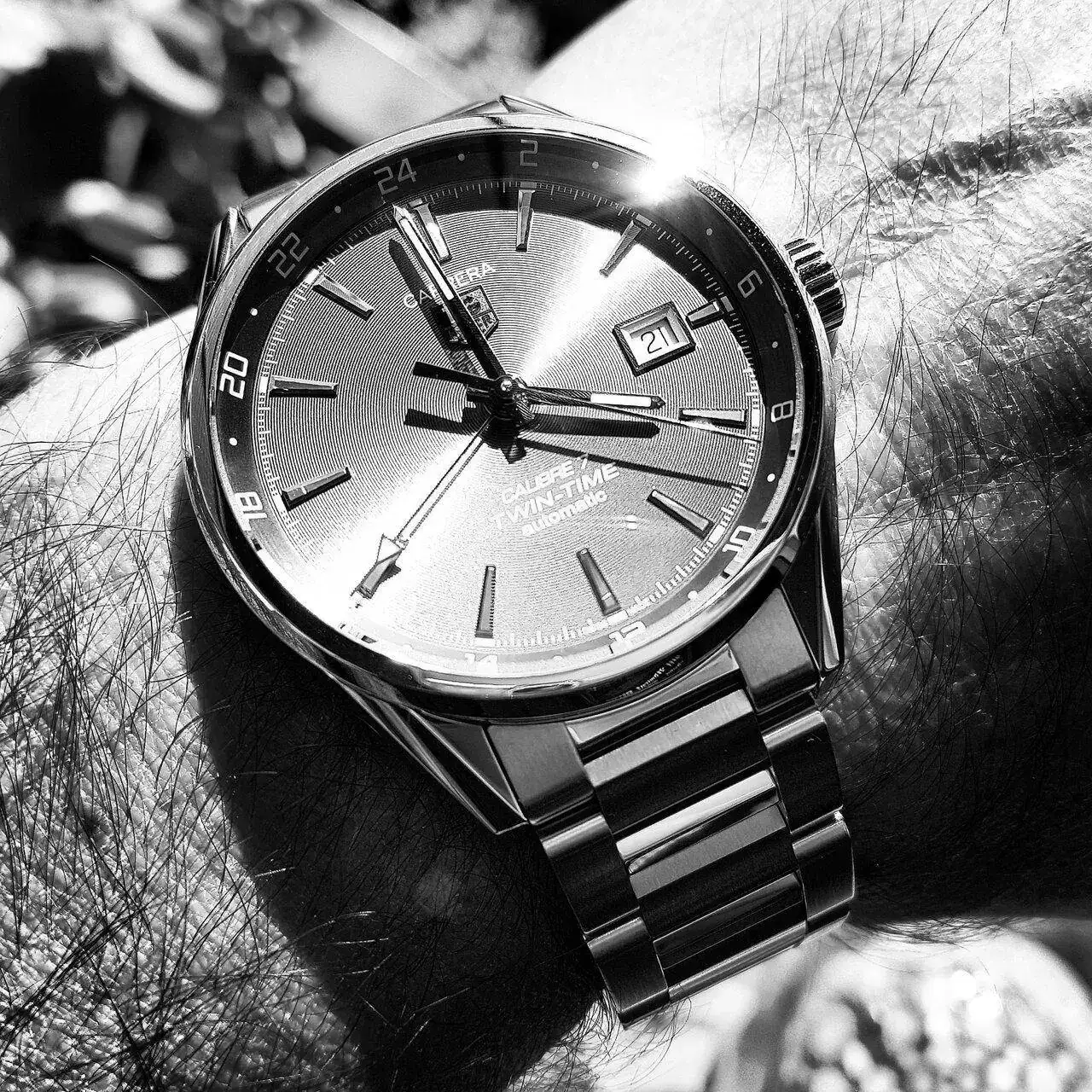 Tag Heuer Carrera Twin Time 41mm Caliber 7 WAR2012620 (ByN).webp