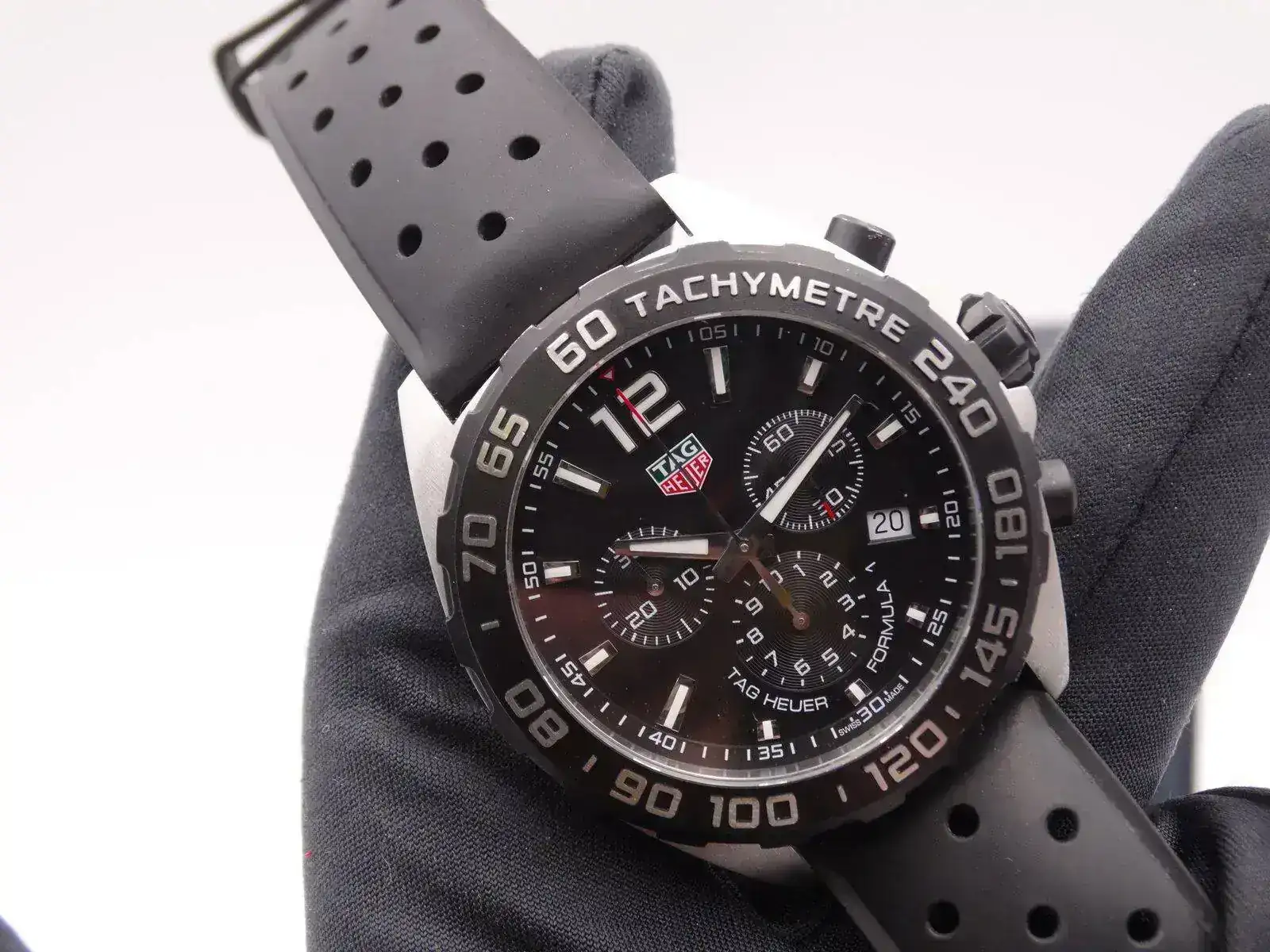 tag heuer formula 1 caz1010