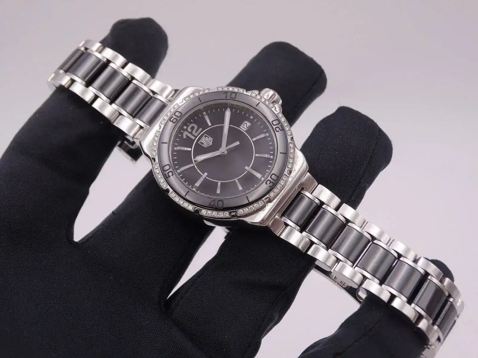 tag heuer formula 1 F1 diamonds 1990.webp