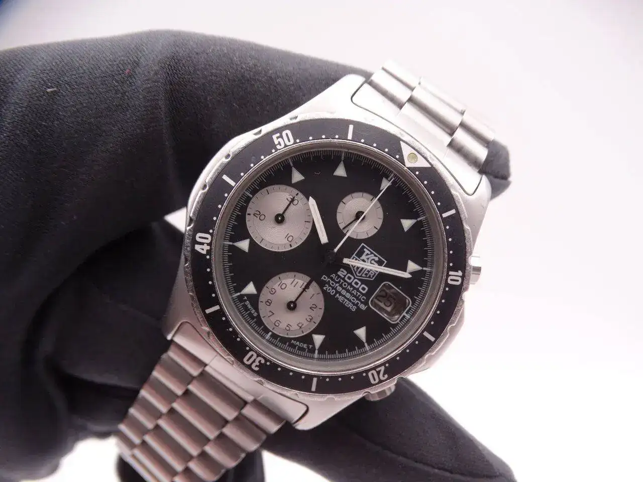 Tag Heuer Professional 2000 Chronograph 03187.webp