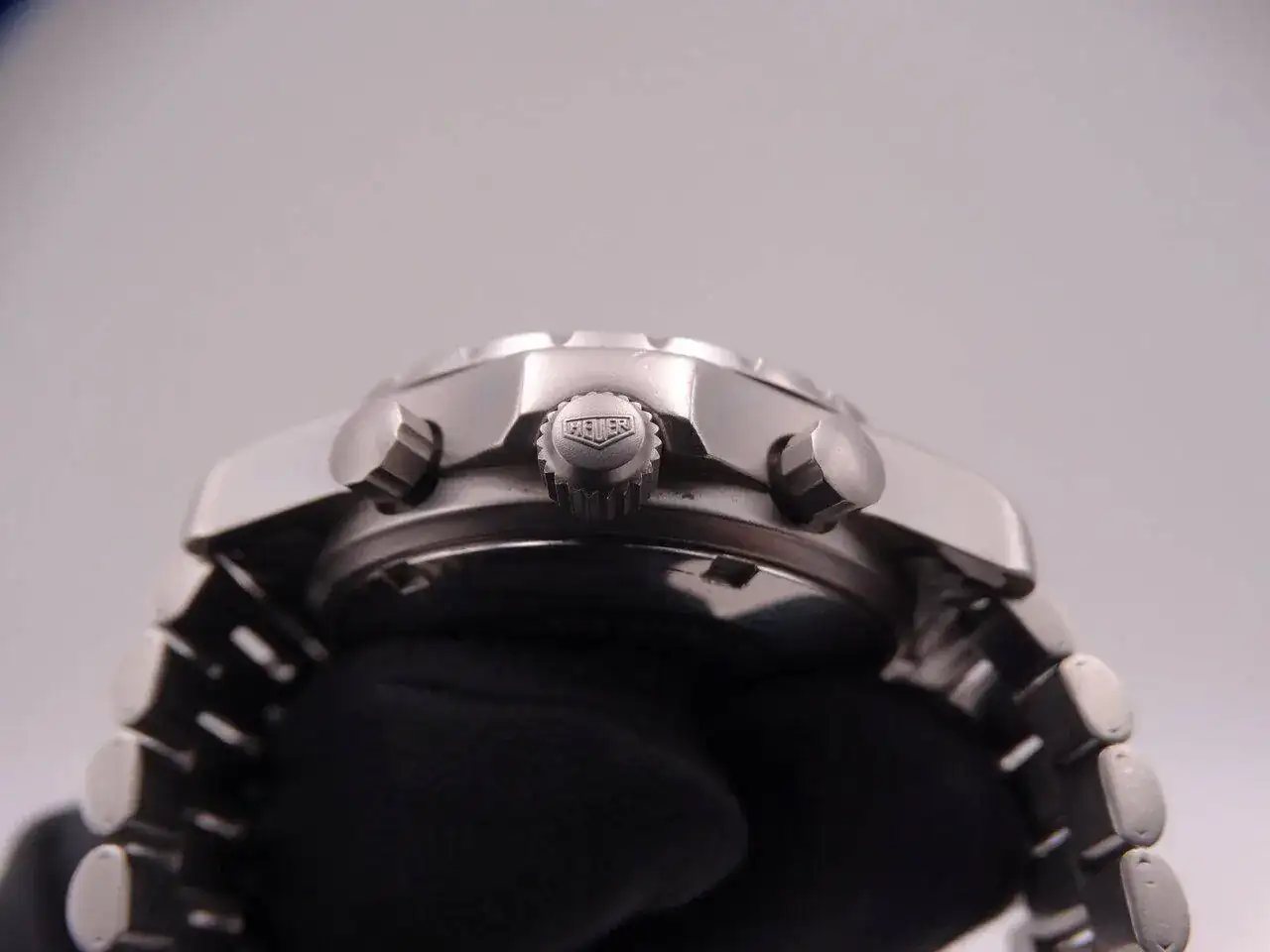 Tag Heuer Professional 2000 Chronograph 03189.webp