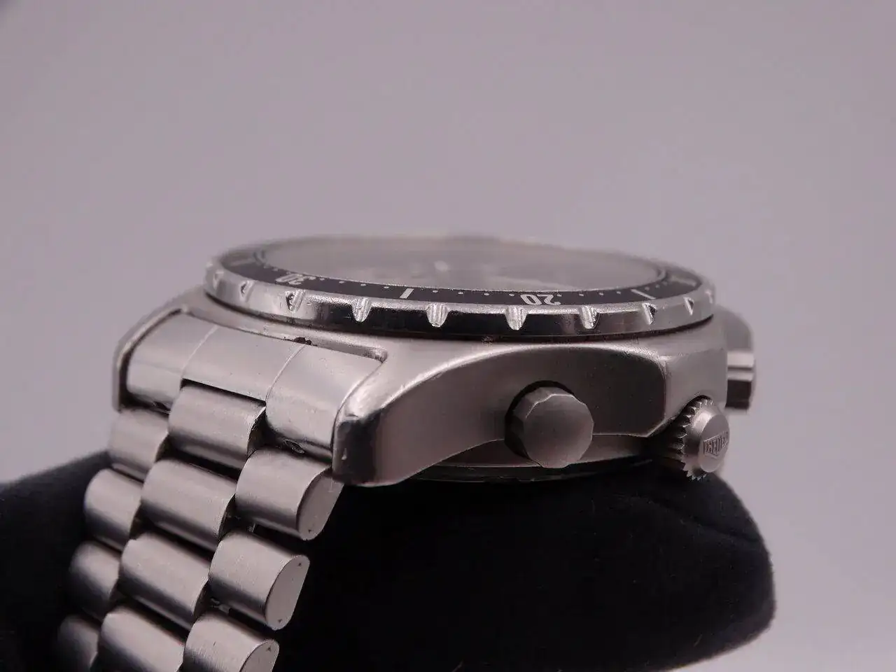 Tag Heuer Professional 2000 Chronograph 03198.webp
