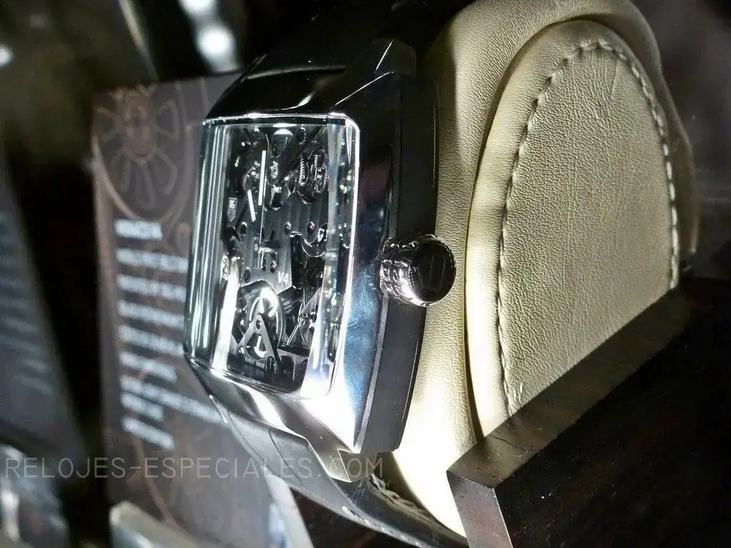 tag-heuer-v4-1.webp