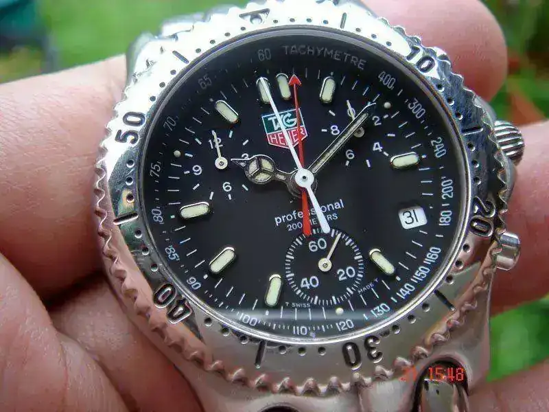 TAG+SEL+quartz+chrono+-+front.webp