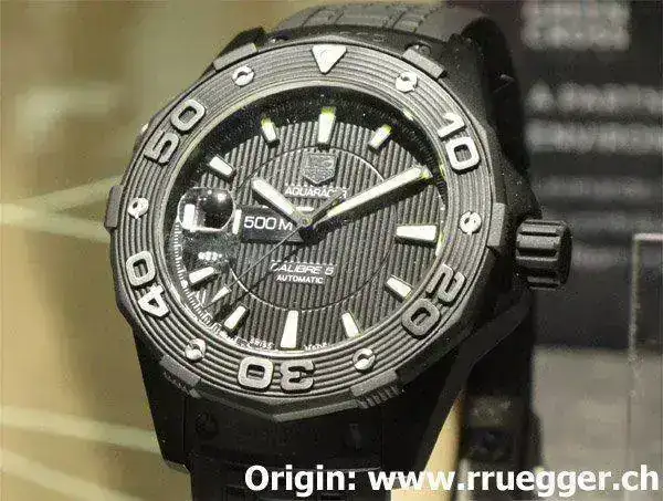 tag_heuer_aquaracer_black.webp