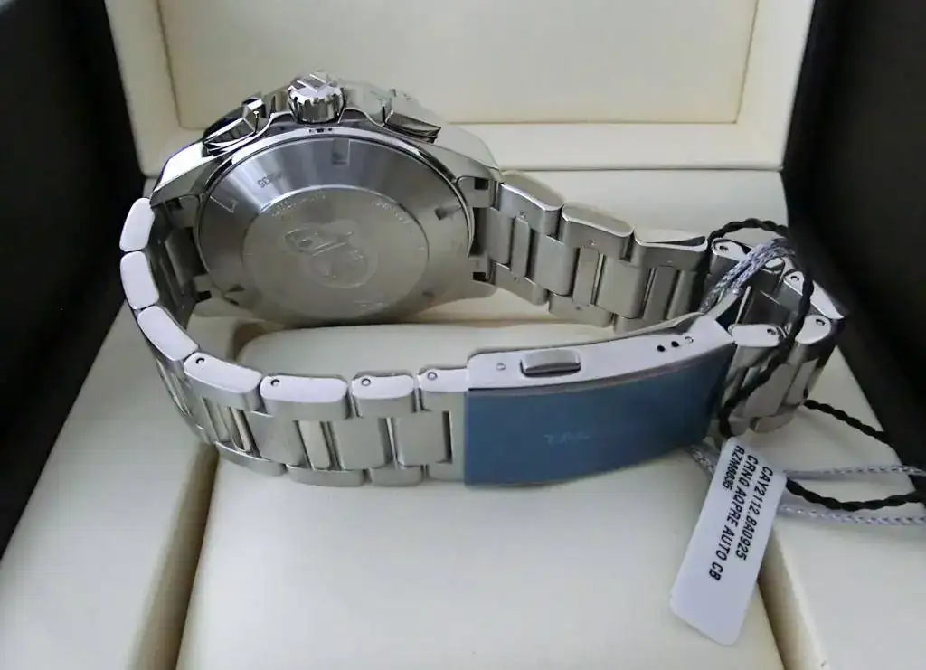 tag_heuer_aquaracer_calibre_16_cay2112.ba0925_op03.webp