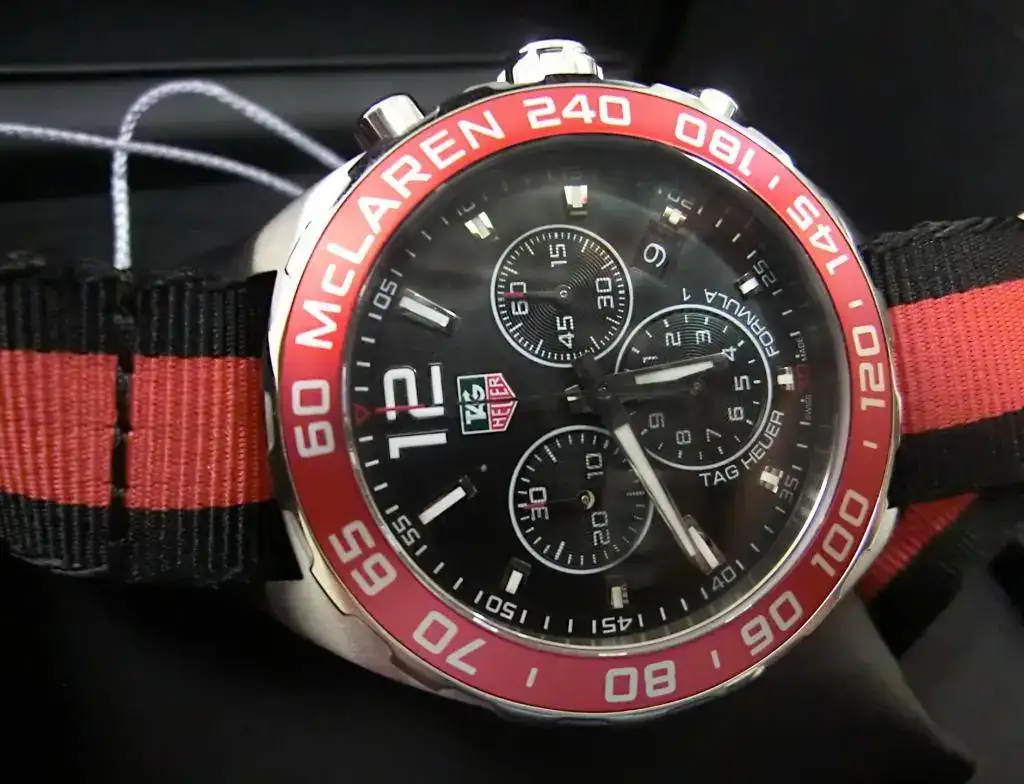 tag_heuer_formula_1_mclaren_caz1112.fc8188_op04.webp