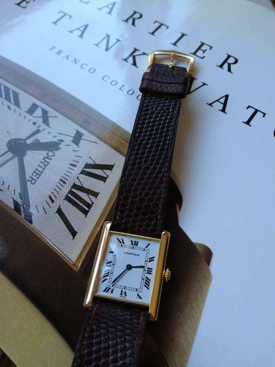 tage-cartier-tank-lc-18k-extra-flat-ctlc-front-new.webp