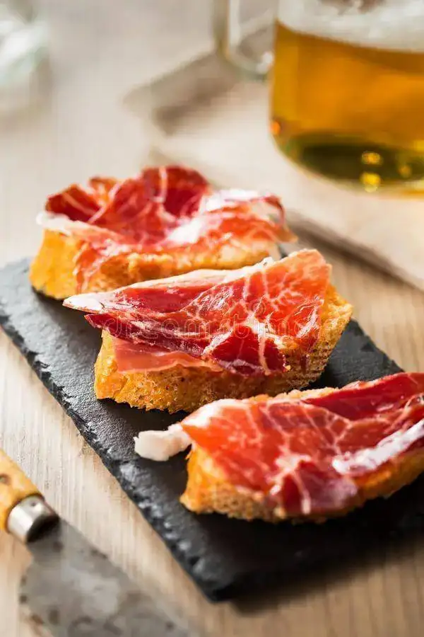 tapas-del-iberico-de-jamon-59079847.webp
