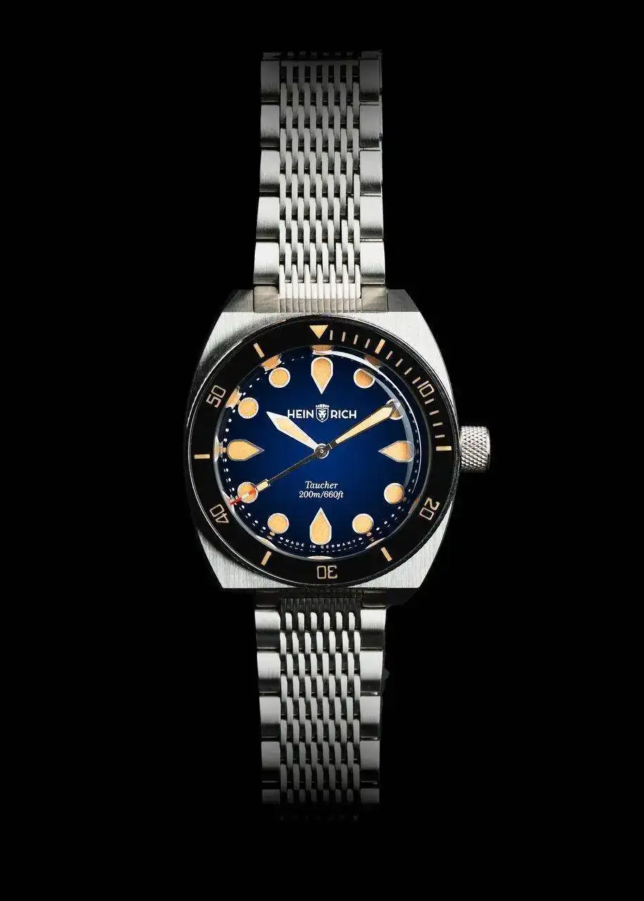 Taucher11blaurectangle_3000x.jpg