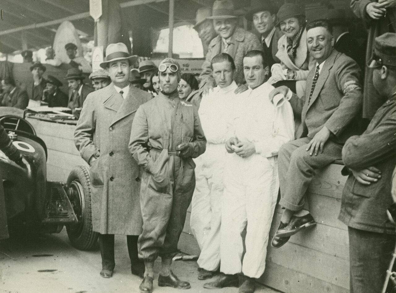Tazio Nuvolari, Carlo Felice Trossi, Antonio Brivio ed Enzo Scuderia Ferrari.jpeg