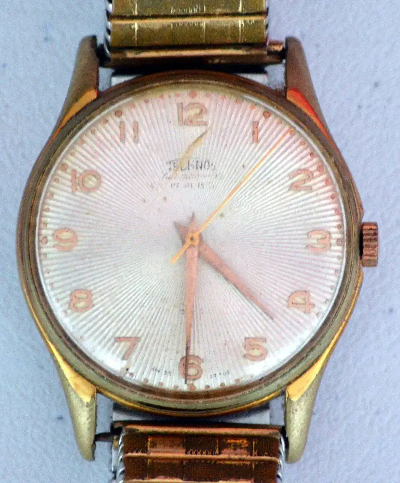 Technos, 17 rubis (evaristo).webp