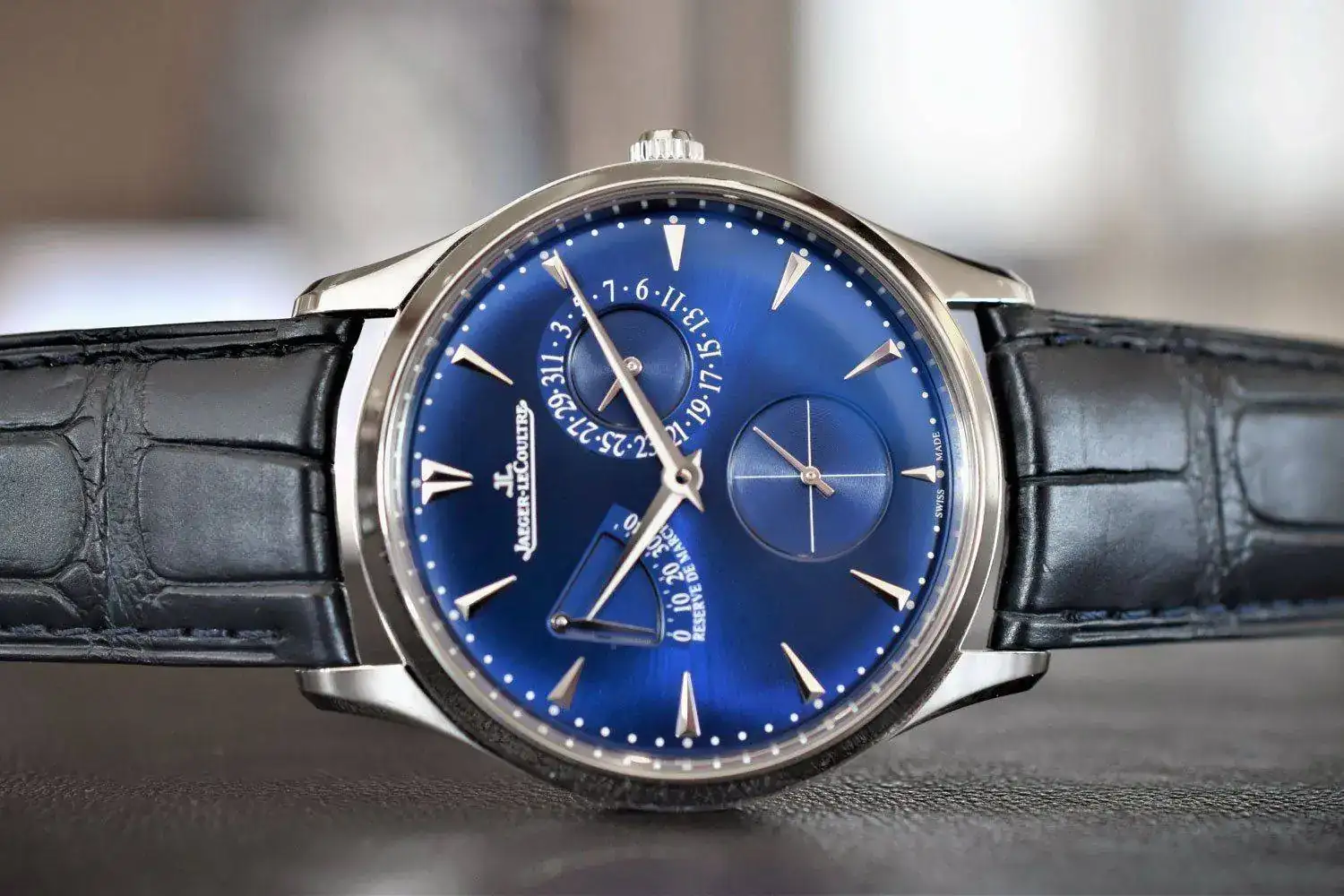 ter-Ultra-Thin-With-Blue-and-Grey-Dials-For-2017-6.webp