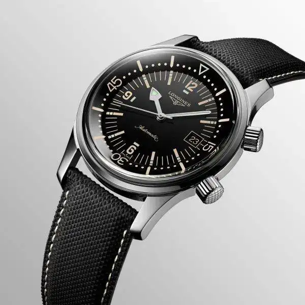 the-longines-legend-diver-watch-l3-774-4-50-0-detailed-view-2000x2000-101.webp