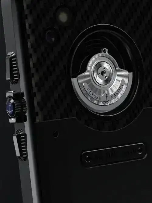 the-ulysse-nardin-chairman-luxury-cell-phone-6.webp