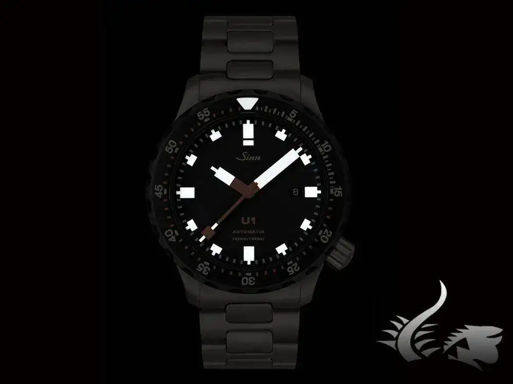 tic-Watch-SW-200-1-Black-Steel-bracelet-1010.040-4.webp