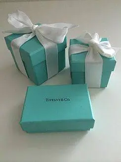 Tiffany_blue_box_2.webp