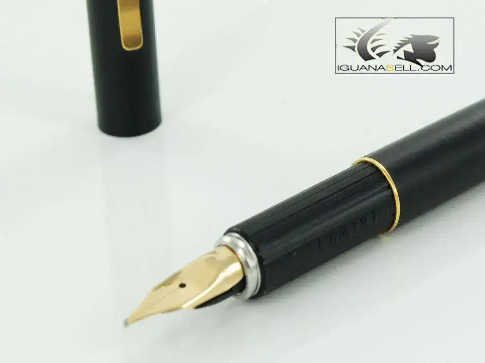 til-1970-Fountain-Pen-Black-Lacquer-&-Gold-PLH91-4.webp