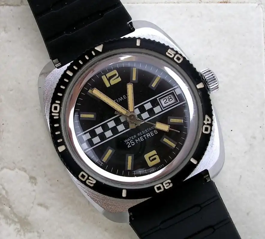 TIMEX-DIVER-RACING-1.webp