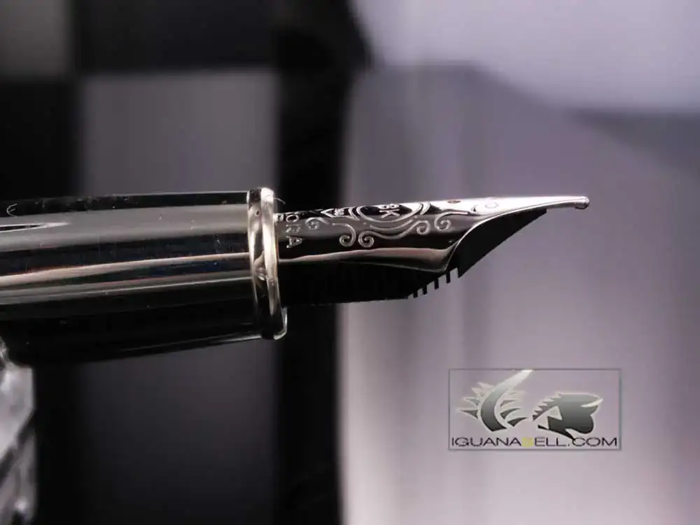 Tirreno-Fountain-Pen-LIMITED-EDITION-Green-946MT-4.webp